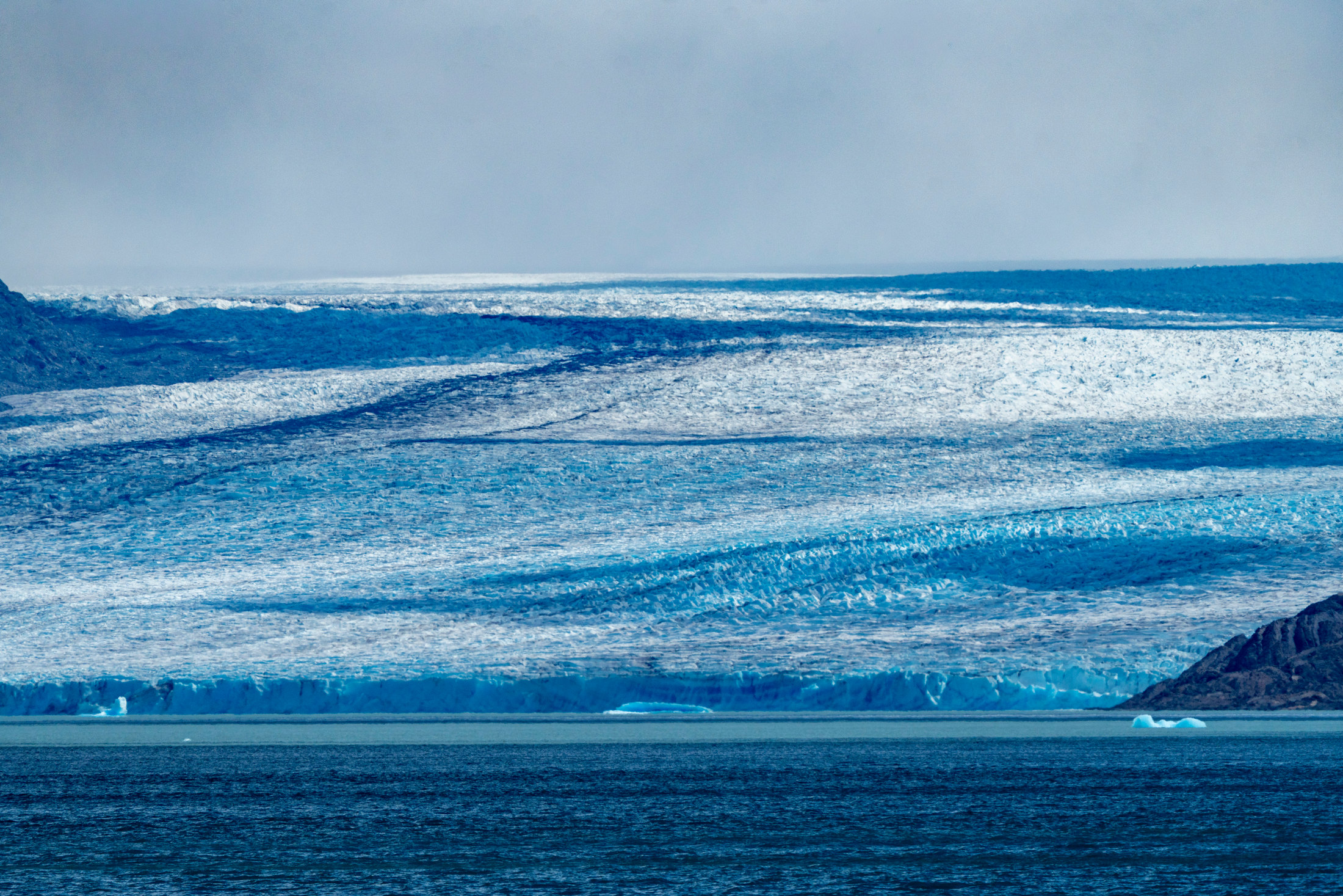 Glacier, flow bands