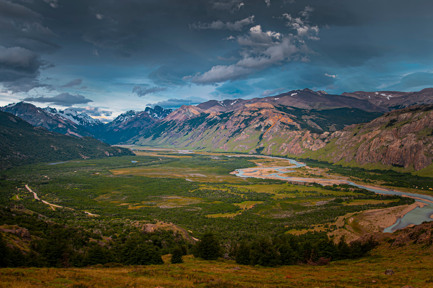 Valley under a breaking storm · El Chaltén