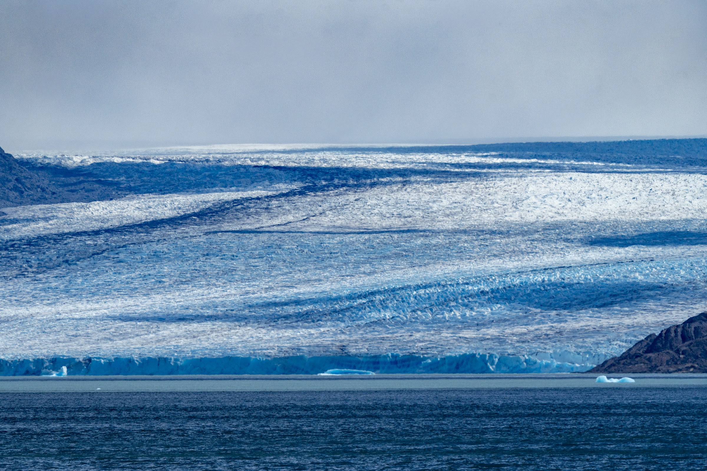 Glacier, flow bands